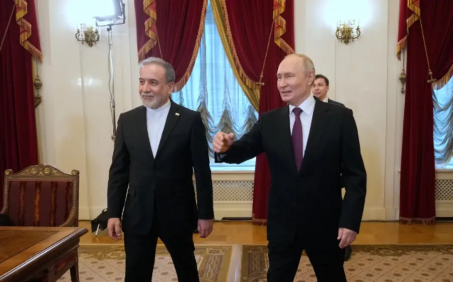 El presidente ruso recibió al canciller de Irán, Abbas Araqhchi.