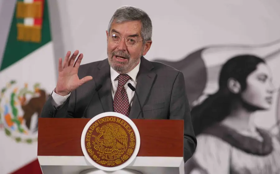 Cambio en la política exterior: De la Fuente anuncia salida de la Cancillería.