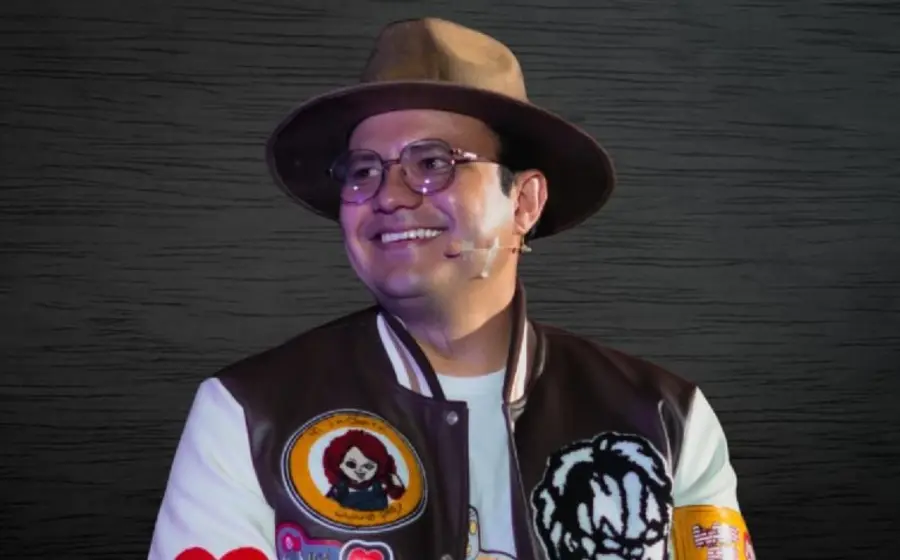 El youtuber fue operado tras detectarle un carcinoma en un dedo.