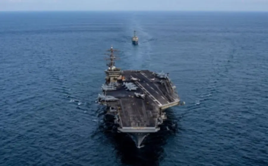 El portaaviones Nimitz lidera los ejercicios en aguas argentinas.