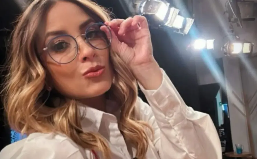 La conductora buscaba resolver una incomodidad física de años.