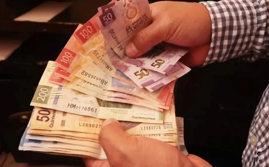 Gobierno aplica nuevos límites a pensiones para frenar sueldos excesivos. 