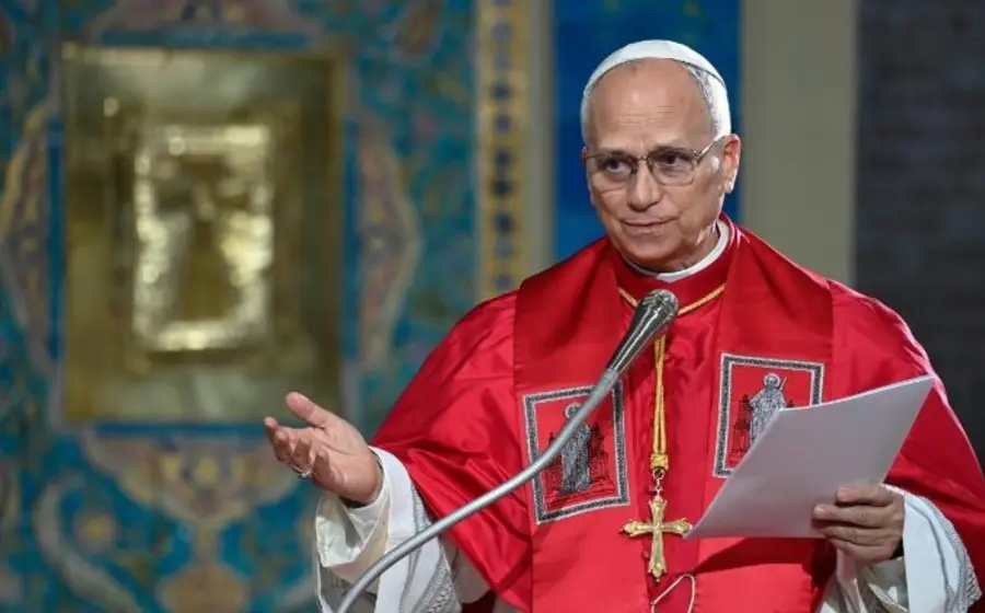 “El mundo está siendo devastado por tiranos”, advierte el Papa en Camerún.
