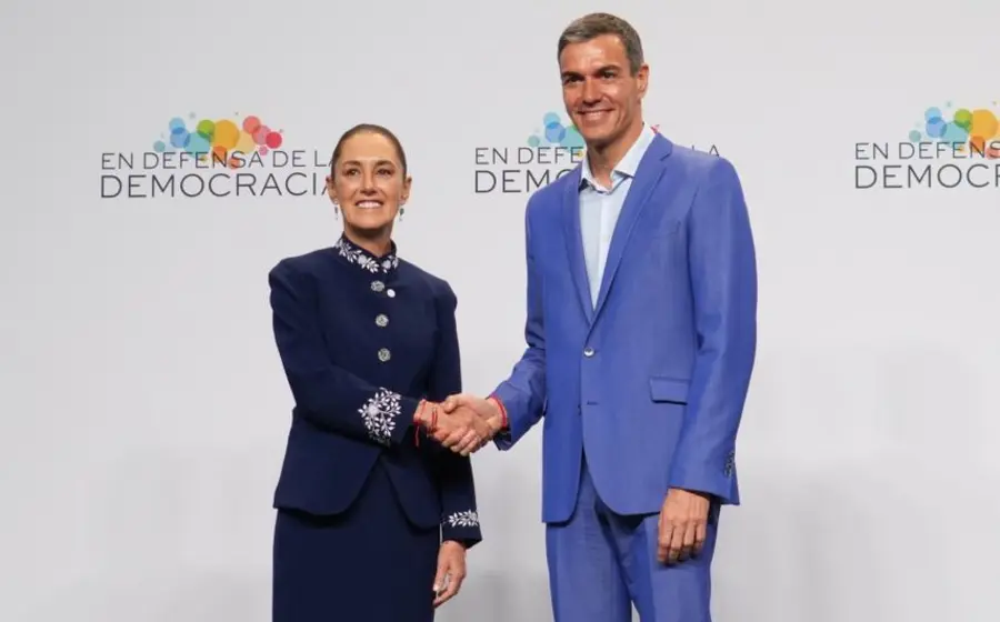 Participó en la IV Cumbre en Defensa de la Democracia. Foto: Presidencia de la República