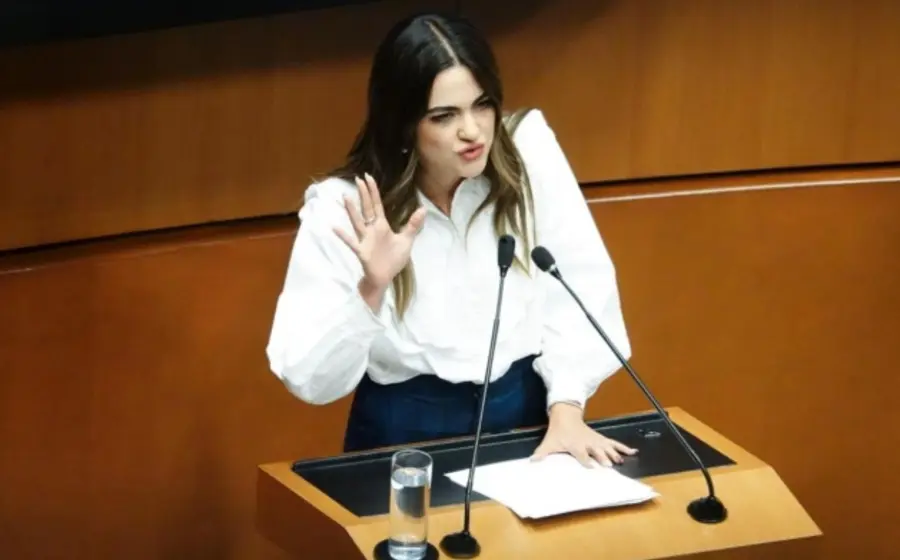 La morenista aspira a la gubernatura de Chihuahua.