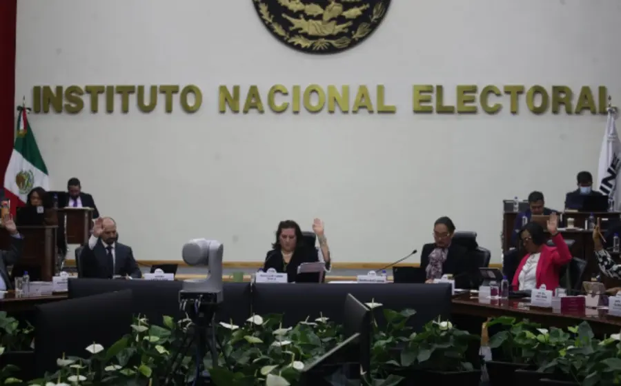 Se detectaron omisiones y entrega extemporánea de documentos.