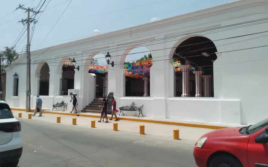 Este día, escuelas públicas y privadas reinician labores académicas.