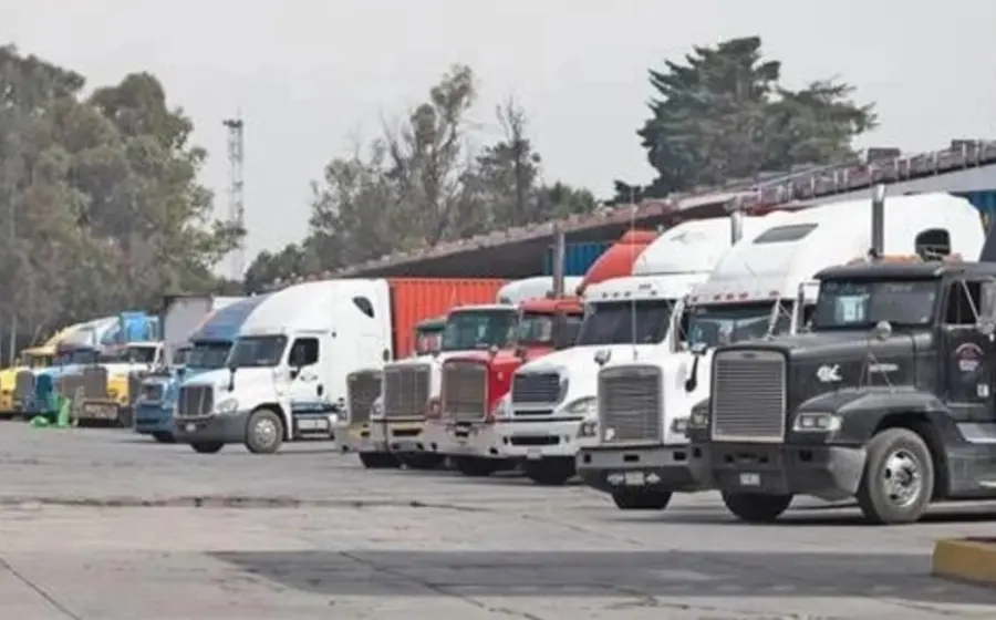 La producción de vehículos pesados tuvo una contracción de 30.4%.