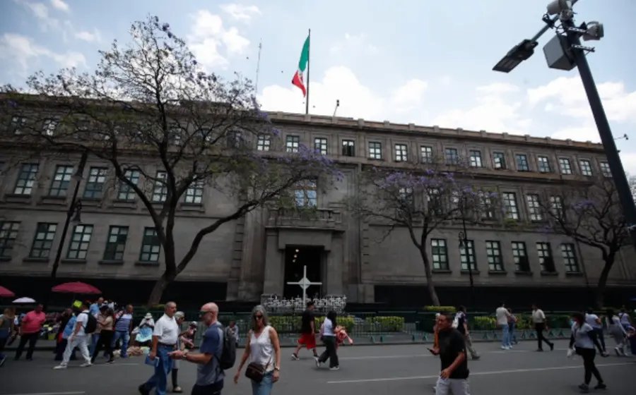 Los casos impugnan límites a pensiones superiores al tope legal.