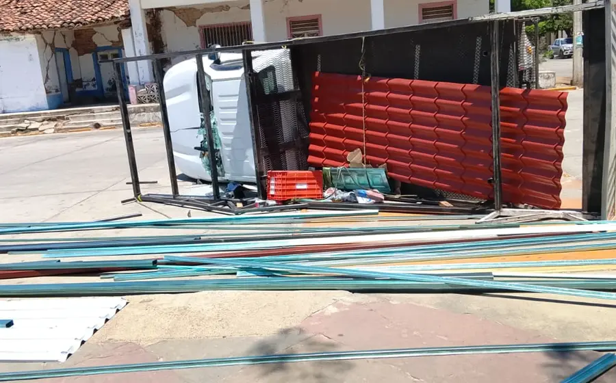 Tres detenidos tras intensa persecución.