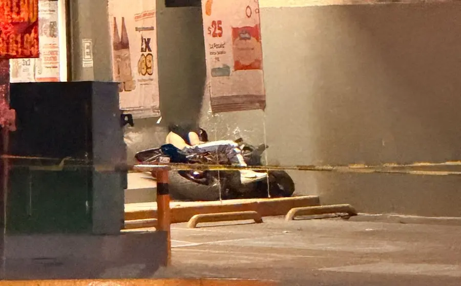 Néstor Eduardo Z.V., de 21 años, murió en el percance.