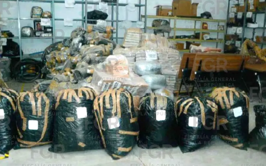 Las cuatro personas trasladaban un cargamento de más de 150 kilos de marihuana.
