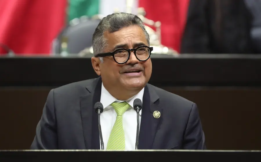 Carol Altamirano propone frenar abusos del SAT y defender contribuyentes.