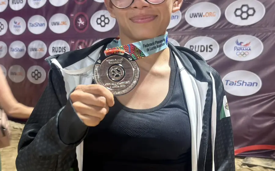 Karen Ríos Silva también obtuvo medalla de plata en playa