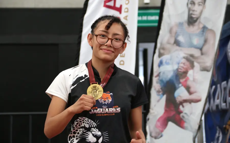  Karen Ríos buscará medallas en lucha olímpica y en lucha de playa. 