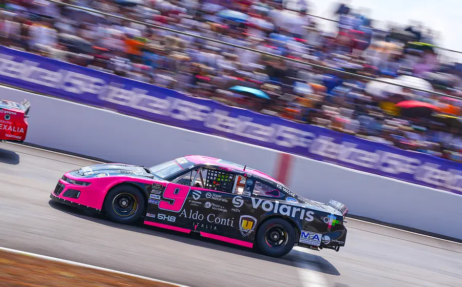 Eloy Sebastián peleó los primeros lugares en en la segunda fecha de la NASCAR México Series