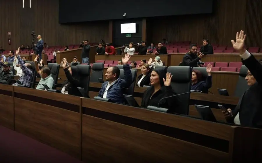 Diputados oaxaqueños dan el sí unánime: así se redefine el poder local.