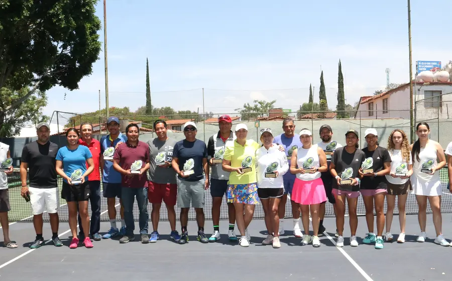 Campeones y finalistas del tradicional torneo de dobles.