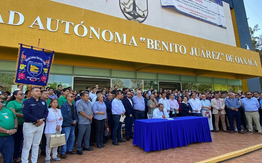 Académicos advierten clima de tensión en la UABJO.