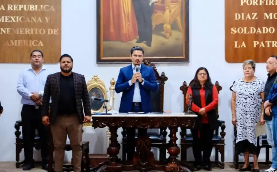 Ray Chagoya impulsa programa para regularizar adeudos en la capital.