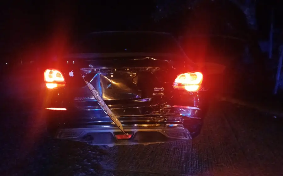 Choque por alcance en la carretera 175 en Ocotlán de Morelos dejó daños materiales. Dos conductores permanecieron en el lugar para llegar a un acuerdo; no se reportaron personas lesionadas.