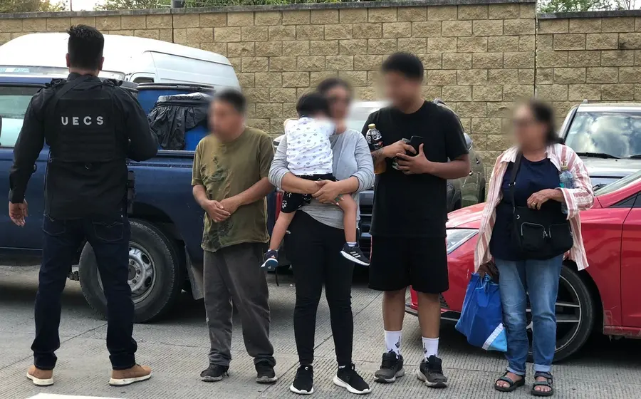 Familia es localizada en hotel tras llamadas de extorsión en carretera 190.