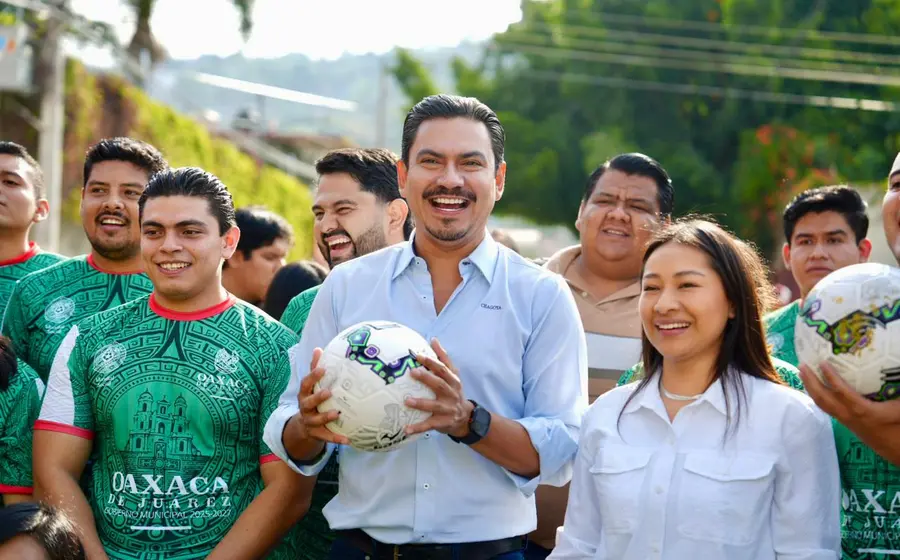  Tequios y murales en Oaxaca: así transforman espacios rumbo al Mundial 2026.