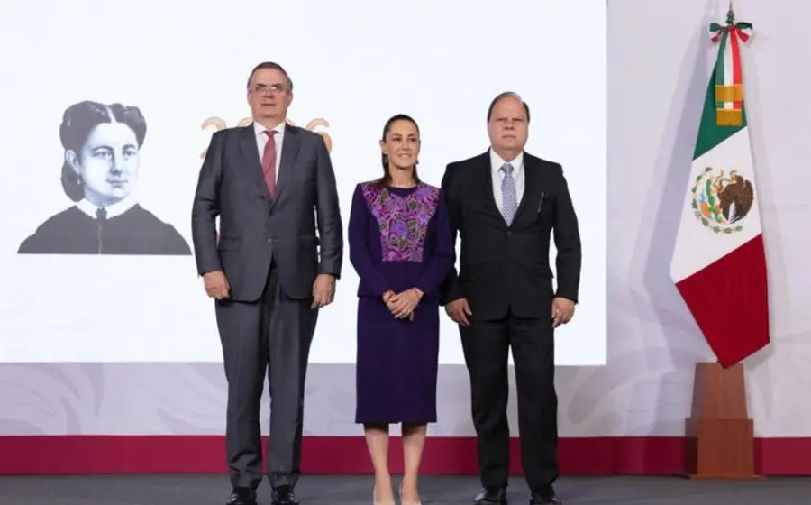 Gobierno federal asegura que la inflación está contenida y mantiene acuerdos para evitar alzas en gasolina y canasta básica, que baja a 910 pesos, beneficiando la economía familiar en México.