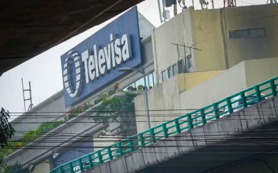 Imagen que ilustra la caída del 1.21 por ciento en el valor de las acciones de Grupo Televisa en la bolsa de valores mexicana.