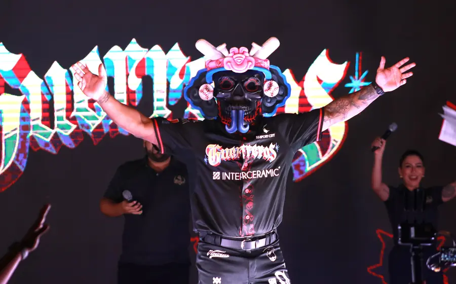 El beisbolista venezolano Alexi Amarista, apodado 'El Ninja', confirma que continuará jugando con el equipo de los Guerreros de Oaxaca.