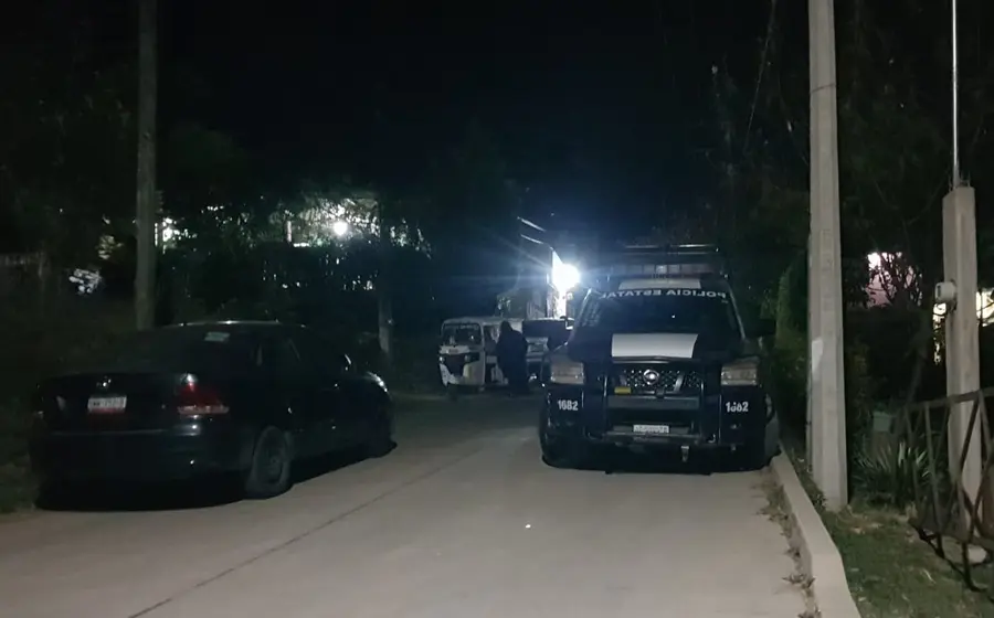 Escena de la agresión armada ocurrida en el centro de Santa Cruz Etla, donde una balacera dejó como saldo una persona fallecida.