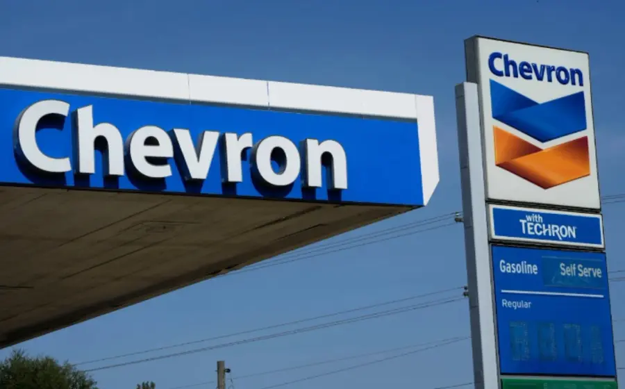 La bolsa de valores de Estados Unidos se disparó impulsada por la notable alza en las acciones de la petrolera Chevron.