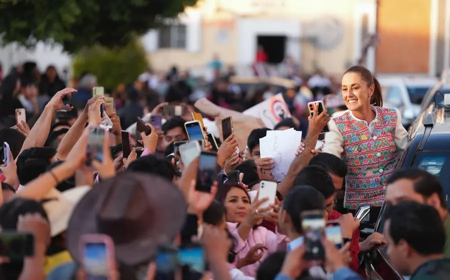 La Presidenta de México, Claudia Sheinbaum, durante su gira de trabajo por los estados de Puebla, Veracruz y Tamaulipas para impulsar la infraestructura.