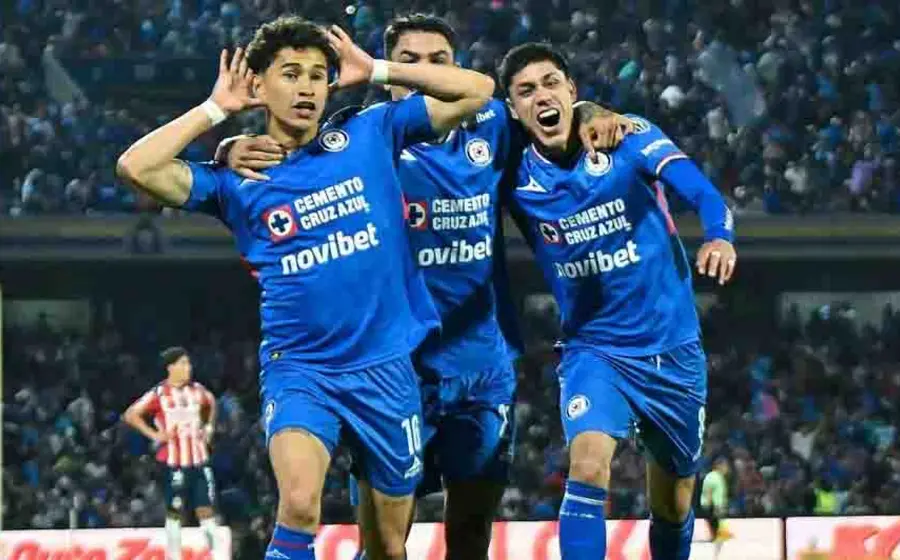 El club Cruz Azul inicia una renovación de su plantel, dando salida a jugadores mayores de 30 años para apostar por talento joven.