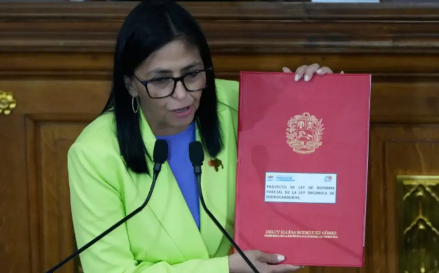 Retrato oficial de Delcy Rodríguez, vicepresidenta de Venezuela, quien según registros de la DEA es investigada por lavado de dinero y narcotráfico.