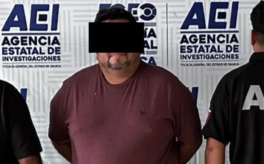 E.H.C. es presentado tras ser detenido por las autoridades como presunto responsable del delito de fraude en la venta de un mototaxi.