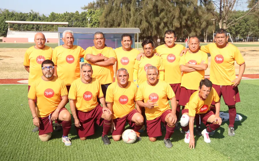El equipo de Mexicápam en acción durante el partido, donde aprovecharon su condición de local para tomar la delantera en el marcador.