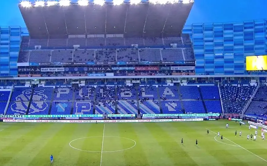 Vista del Estadio Cuauhtémoc en Puebla, el cual ha sido confirmado como la nueva casa para el equipo de fútbol Cruz Azul.