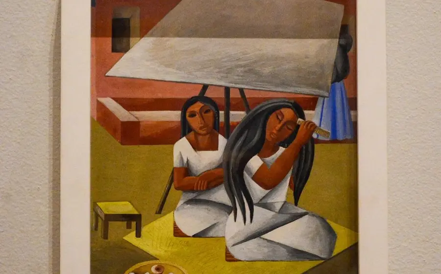 Una sala de la exposición que reúne cinco siglos de arte sobre las representaciones de mujeres indígenas, mostrando diversas obras y lecturas críticas.