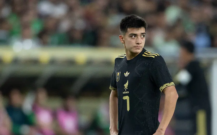El futbolista Gilberto Mora, quien causó baja de la Selección Mexicana y no jugará los partidos amistosos de enero.
