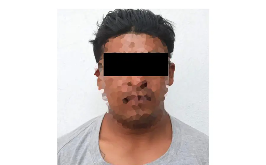 Un hombre, presunto responsable de robar un celular, es detenido por las autoridades y puesto a disposición de la justicia.