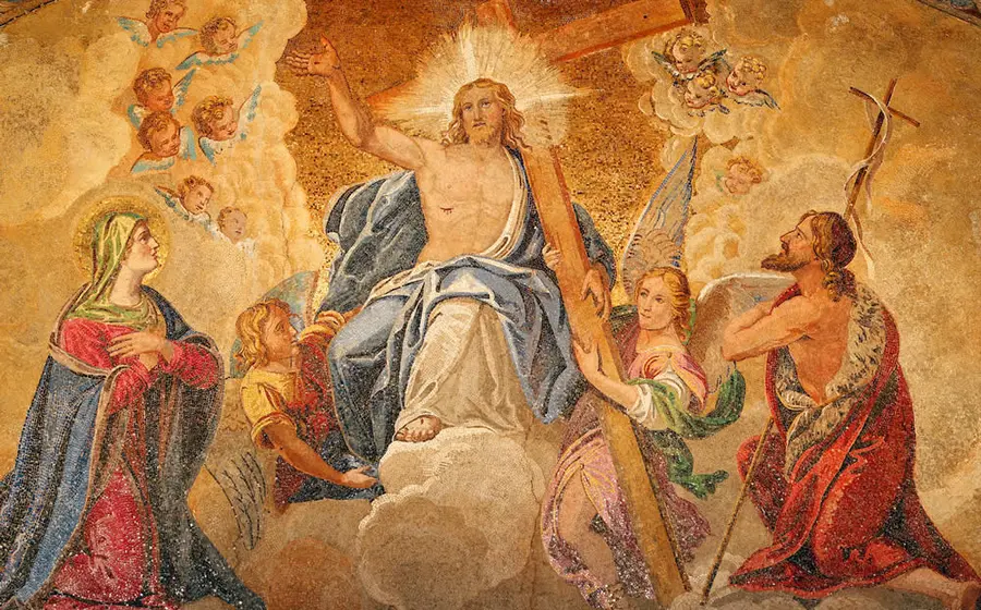 Una representación de Jesucristo como la Luz del Mundo, una figura que resplandece en la tierra de sombras para ofrecer esperanza.