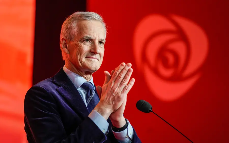 El primer ministro de Noruega, Jonas Gahr Støre, fotografiado mientras reitera que su gobierno no otorga el Premio Nobel de la Paz.