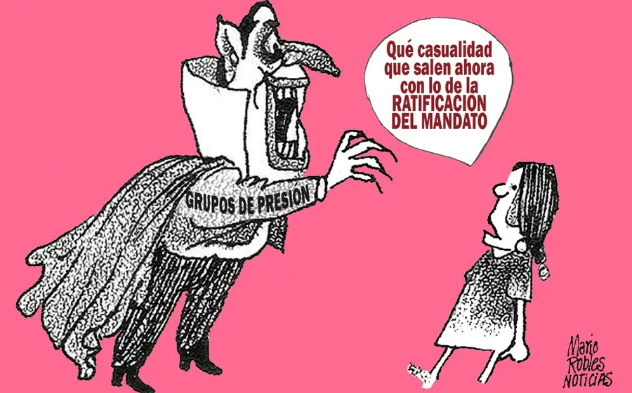 Un retrato fotográfico del columnista Mario Robles, autor del artículo de opinión sobre la cómoda neutralidad en la coyuntura actual.