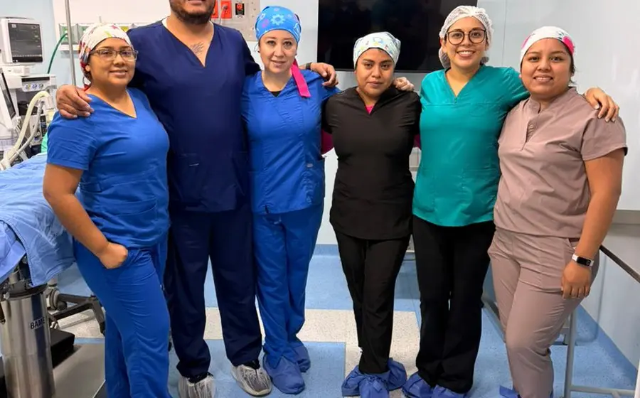 Personal médico del IMSS en Tuxtepec salva la vida de una madre y su bebé gracias a la activación de protocolos de emergencia obstétrica.