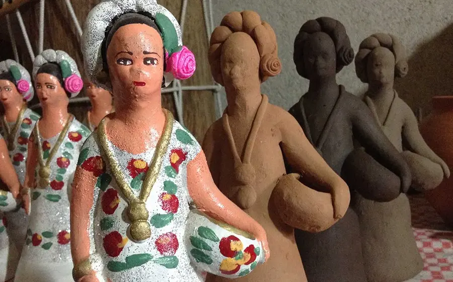 Un grupo de muñecas de barro tradicionales del Istmo de Tehuantepec, una artesanía cuya continuidad se encuentra actualmente en riesgo.