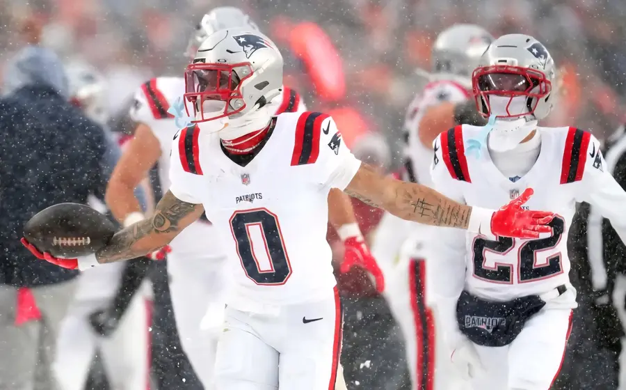 El equipo de los Patriotas celebra su victoria en la final de la Conferencia Americana, asegurando su regreso al Super Bowl.