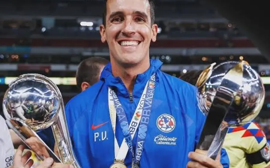 El auxiliar técnico Paulo Víctor, quien se perfila para salir del Club América como parte de los cambios en el equipo.