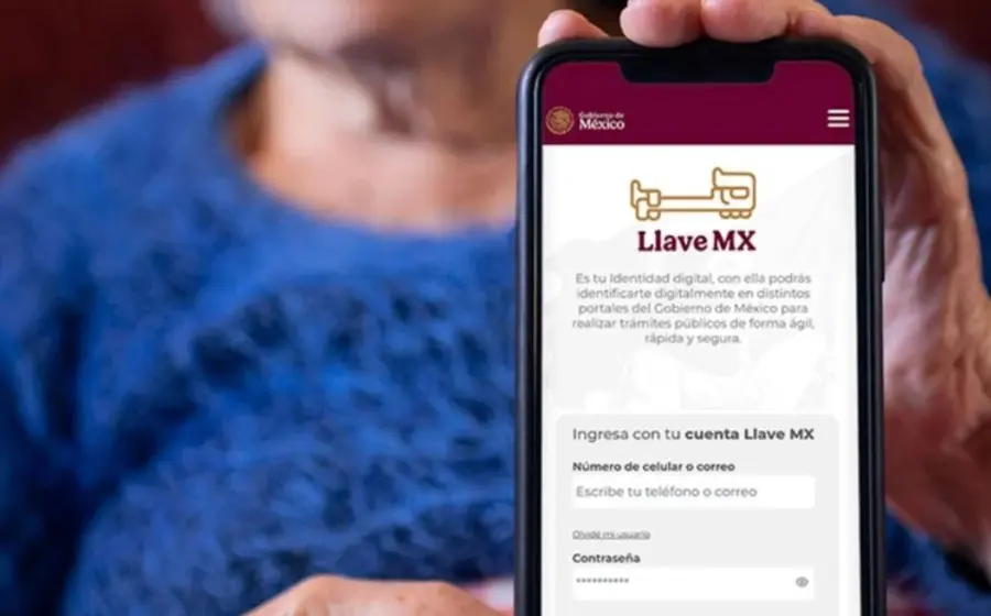 Interfaz de la plataforma digital Llave MX que facilita trámites del Registro Civil y servicios públicos a sus más de 20 millones de usuarios.