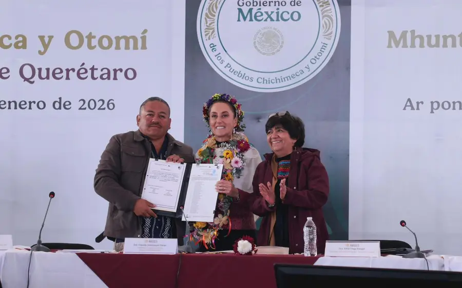 La Presidenta entrega la documentación agraria oficial a representantes del Ejido Nuevo Cruz del Palmar, dando solución a un conflicto de 80 años.